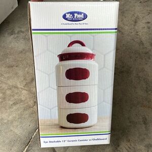 Stackable food storage